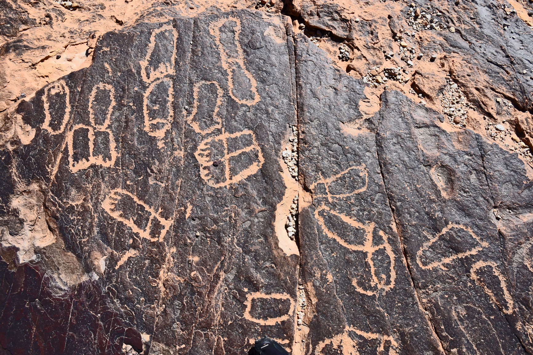 Petra Inscriptions Petra, Jordan – via Back Door Mountain Route (24.01.19) – JONO VERNON ...